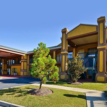 Peach State Inn & Suites Hawkinsville Екстериор снимка