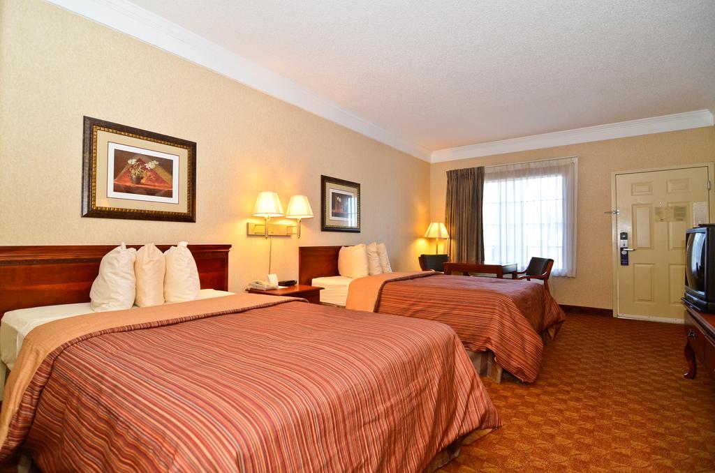 Peach State Inn & Suites Hawkinsville Екстериор снимка