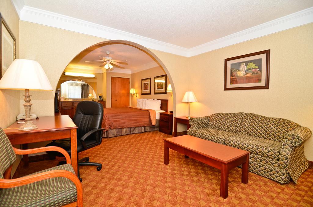 Peach State Inn & Suites Hawkinsville Екстериор снимка