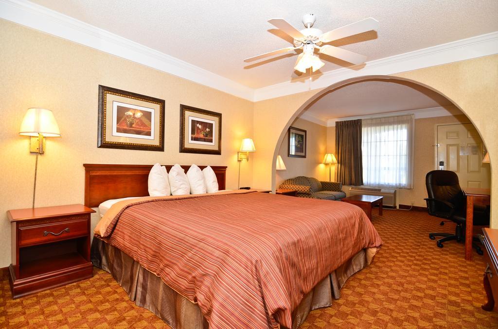 Peach State Inn & Suites Hawkinsville Екстериор снимка