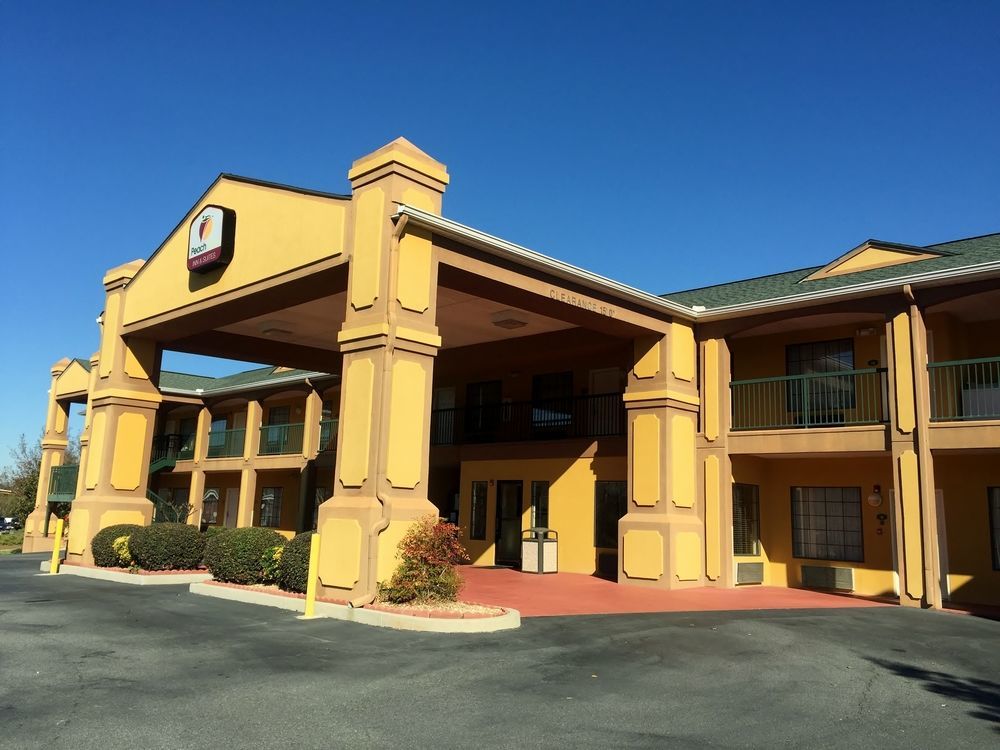 Peach State Inn & Suites Hawkinsville Екстериор снимка