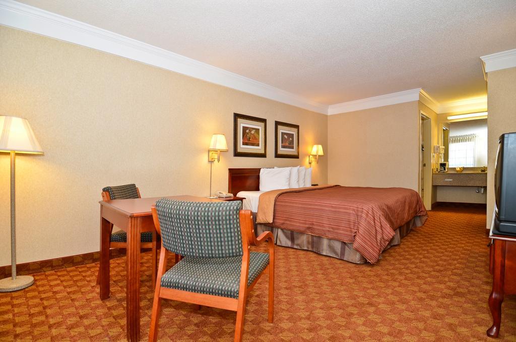 Peach State Inn & Suites Hawkinsville Екстериор снимка
