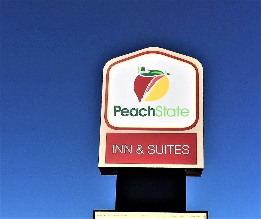 Peach State Inn & Suites Hawkinsville Екстериор снимка